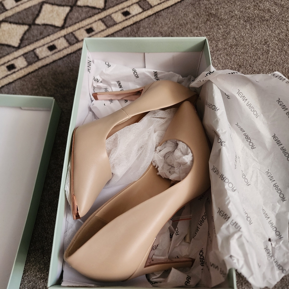 Heels - Picture 6 of 6